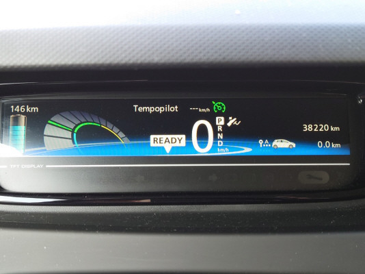 RENAULT Zoe Limited R110-image-10