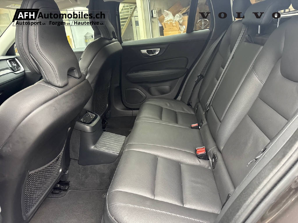VOLVO V60 2.0 T6 TE Plus Dark eAWD-image-13