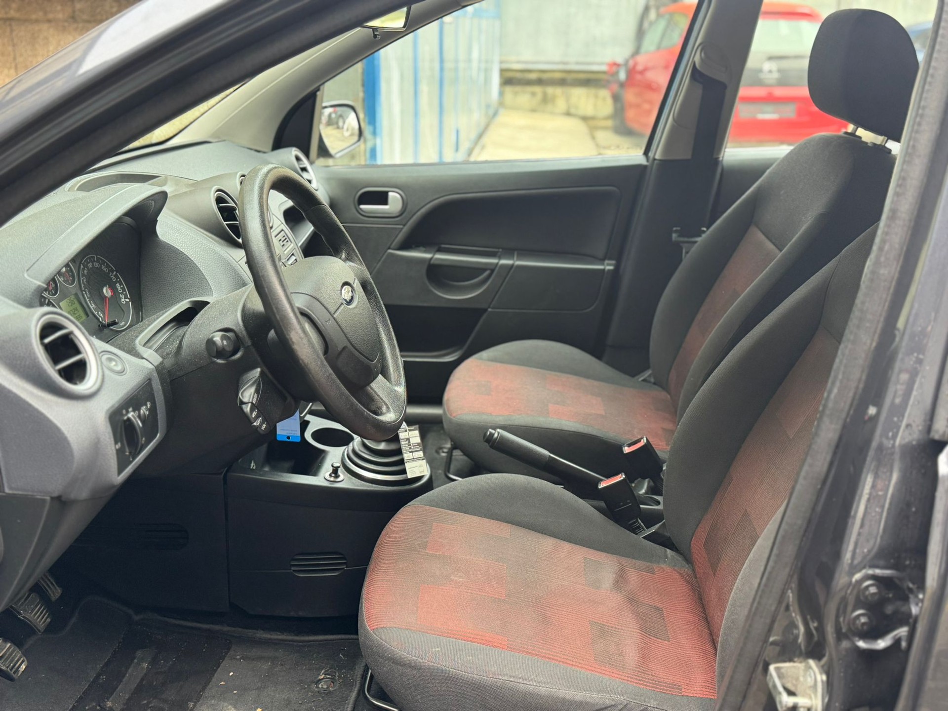 FORD Fiesta 1.4 16V Trend-image-4
