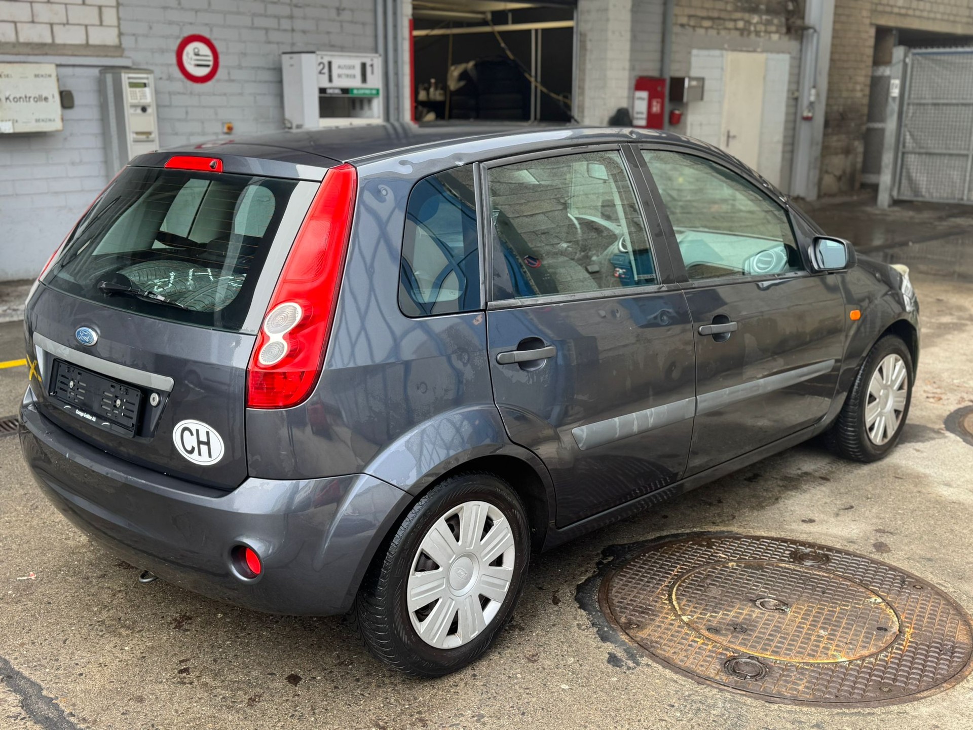 FORD Fiesta 1.4 16V Trend-image-10