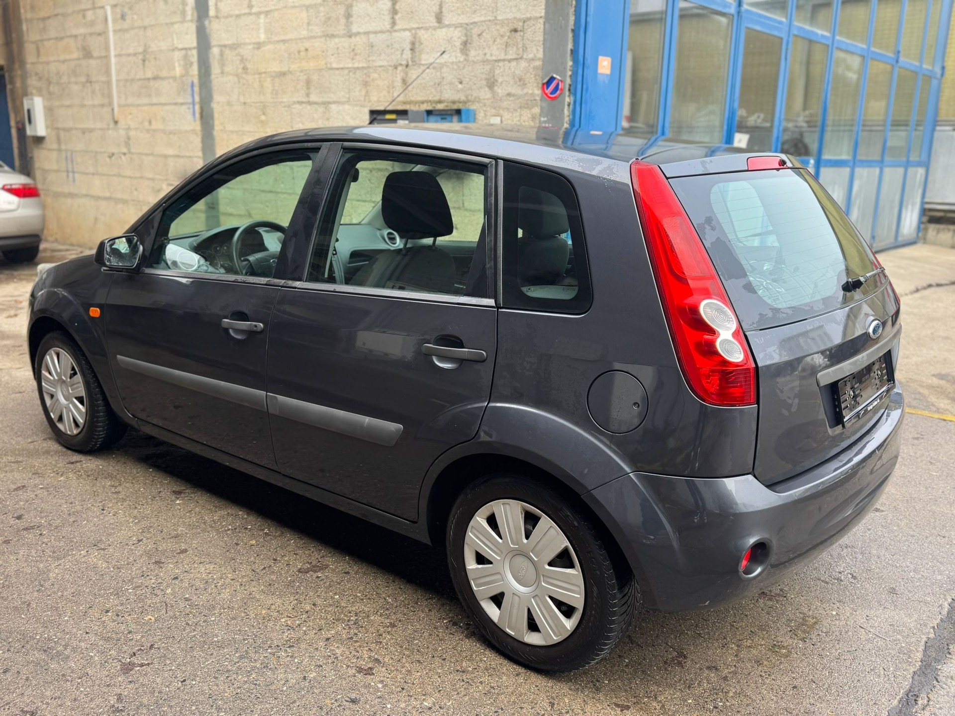 FORD Fiesta 1.4 16V Trend-image-2