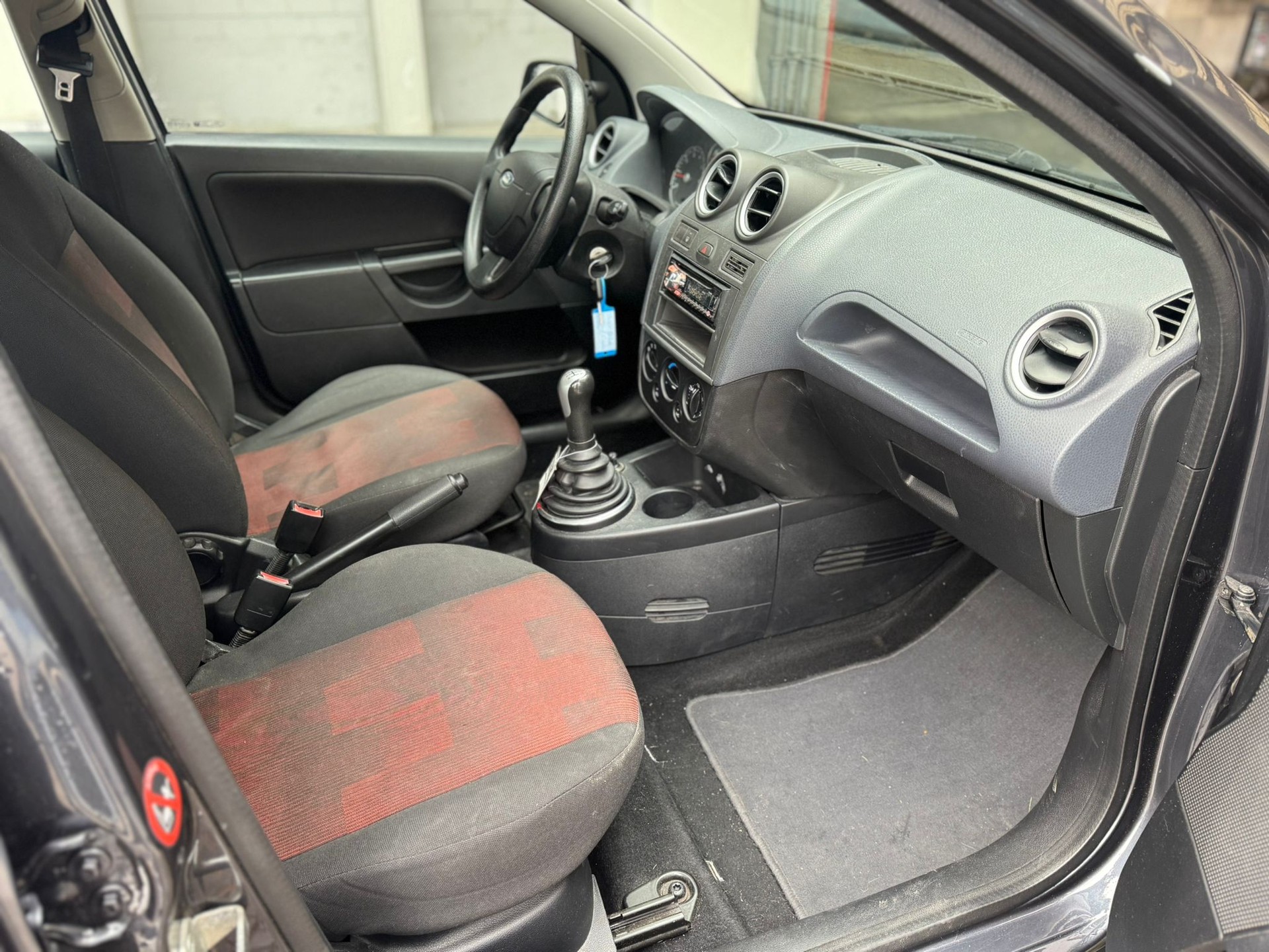 FORD Fiesta 1.4 16V Trend-image-8