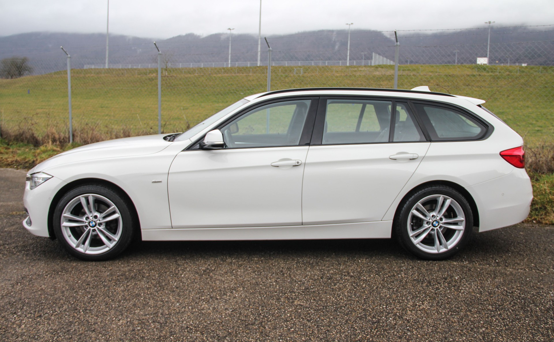BMW 320i xDrive Touring Edition Sport Line Steptronic (B48 Motor) 🇩🇪 ⭐⭐⭐⭐⭐-image-23