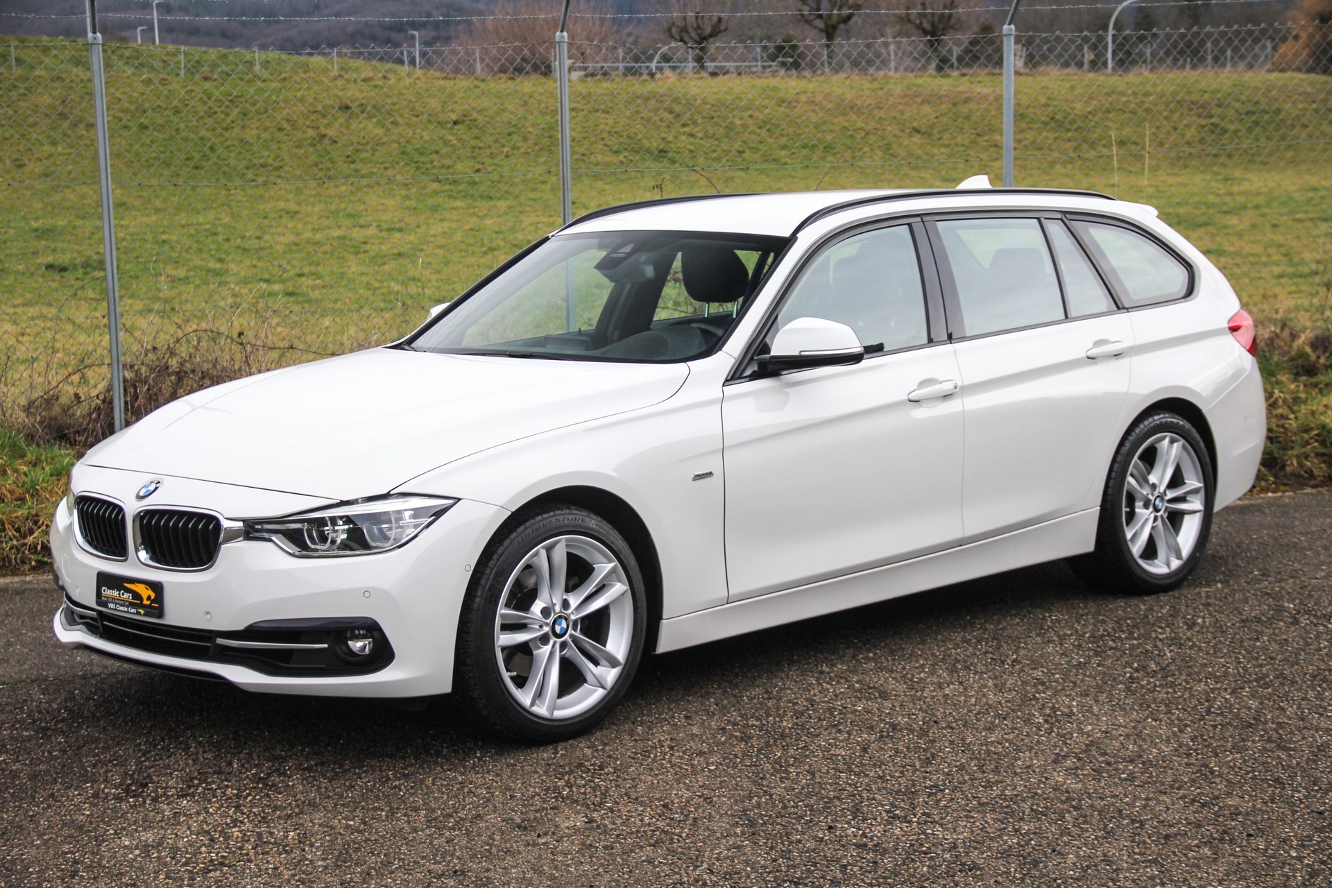 BMW 320i xDrive Touring Edition Sport Line Steptronic (B48 Motor) 🇩🇪 ⭐⭐⭐⭐⭐-showroom-element-2