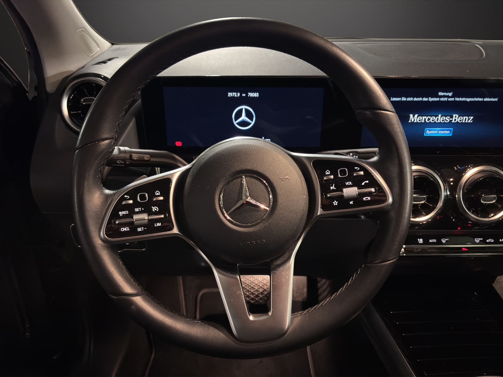 MERCEDES-BENZ GLA 250 4Matic Progressive 8G-DCT-image-12