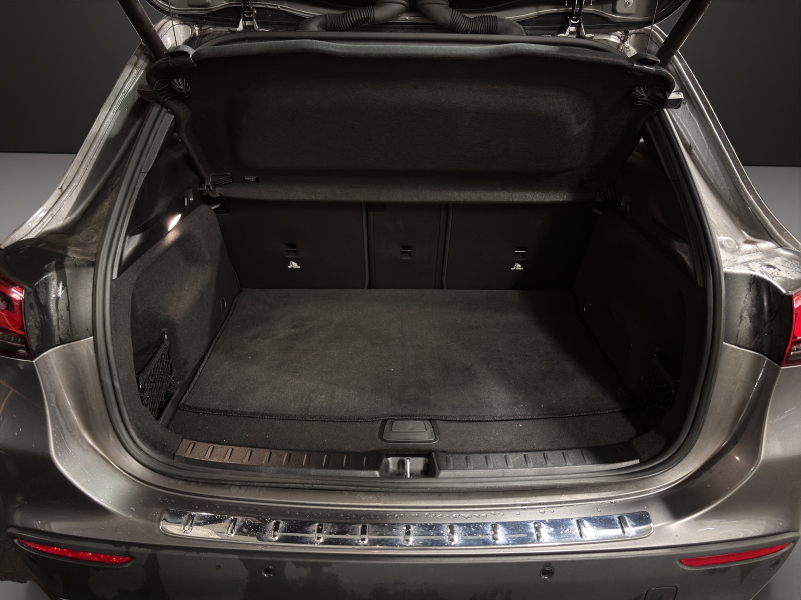 MERCEDES-BENZ GLA 250 4Matic Progressive 8G-DCT-image-14