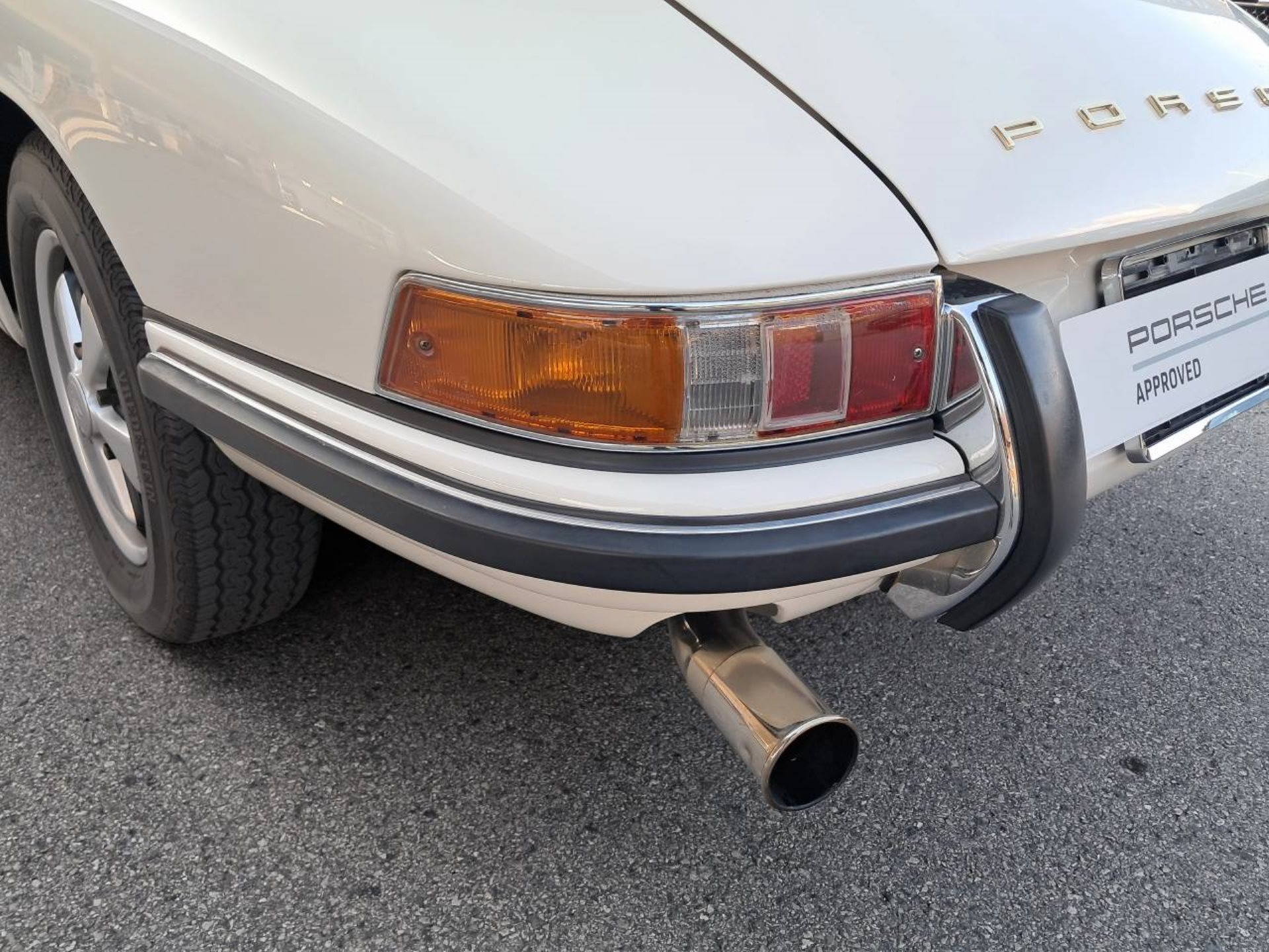 PORSCHE 911 S 2.0 Coupe-image-13