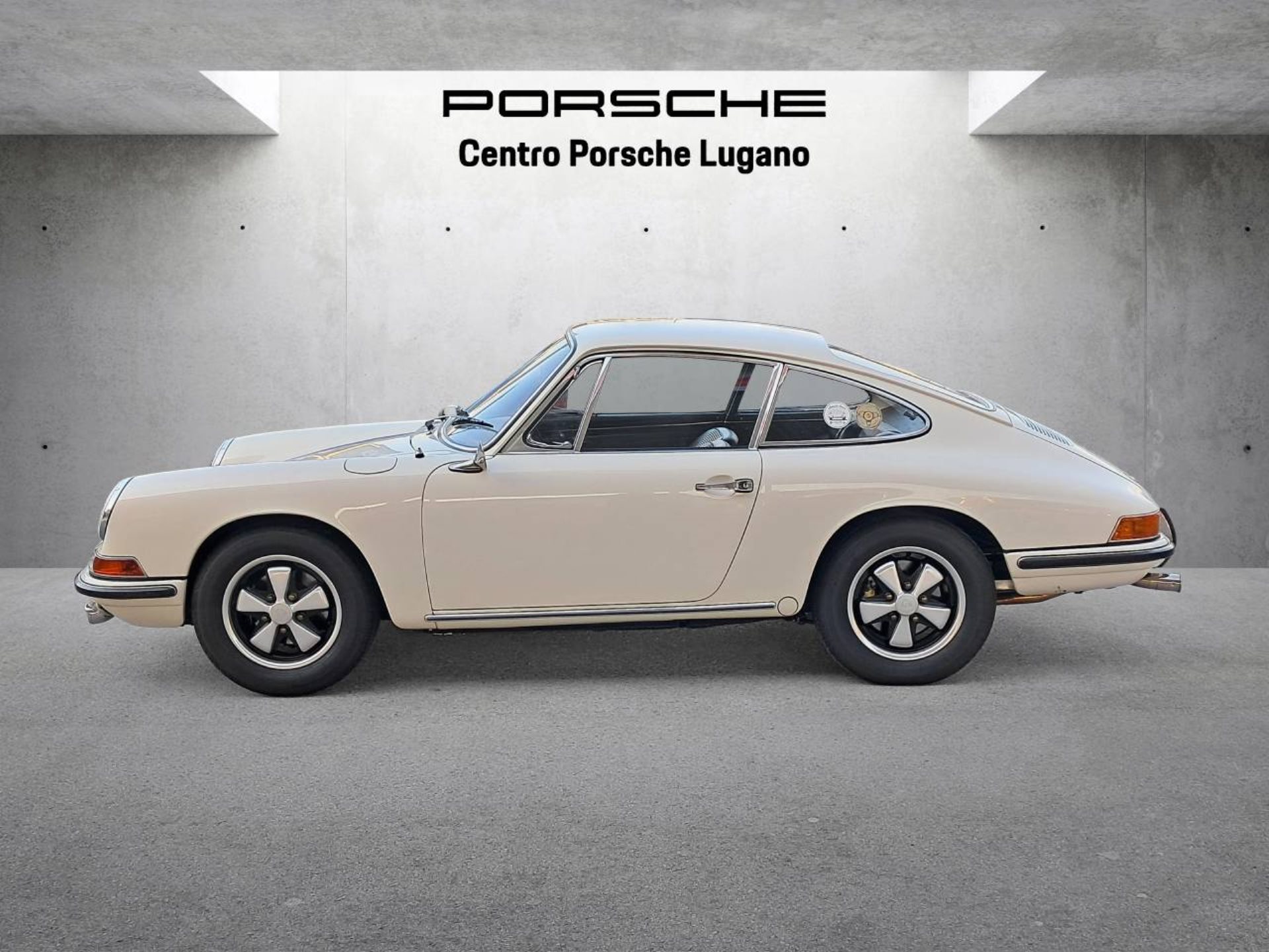 PORSCHE 911 S 2.0 Coupe-showroom-element-1