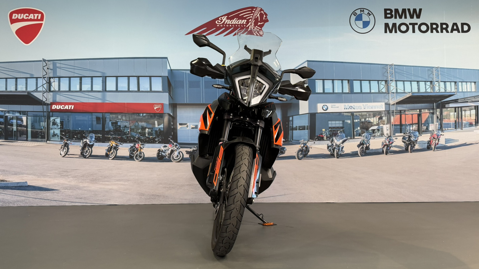 KTM 890 Adventure-showroom-element-1
