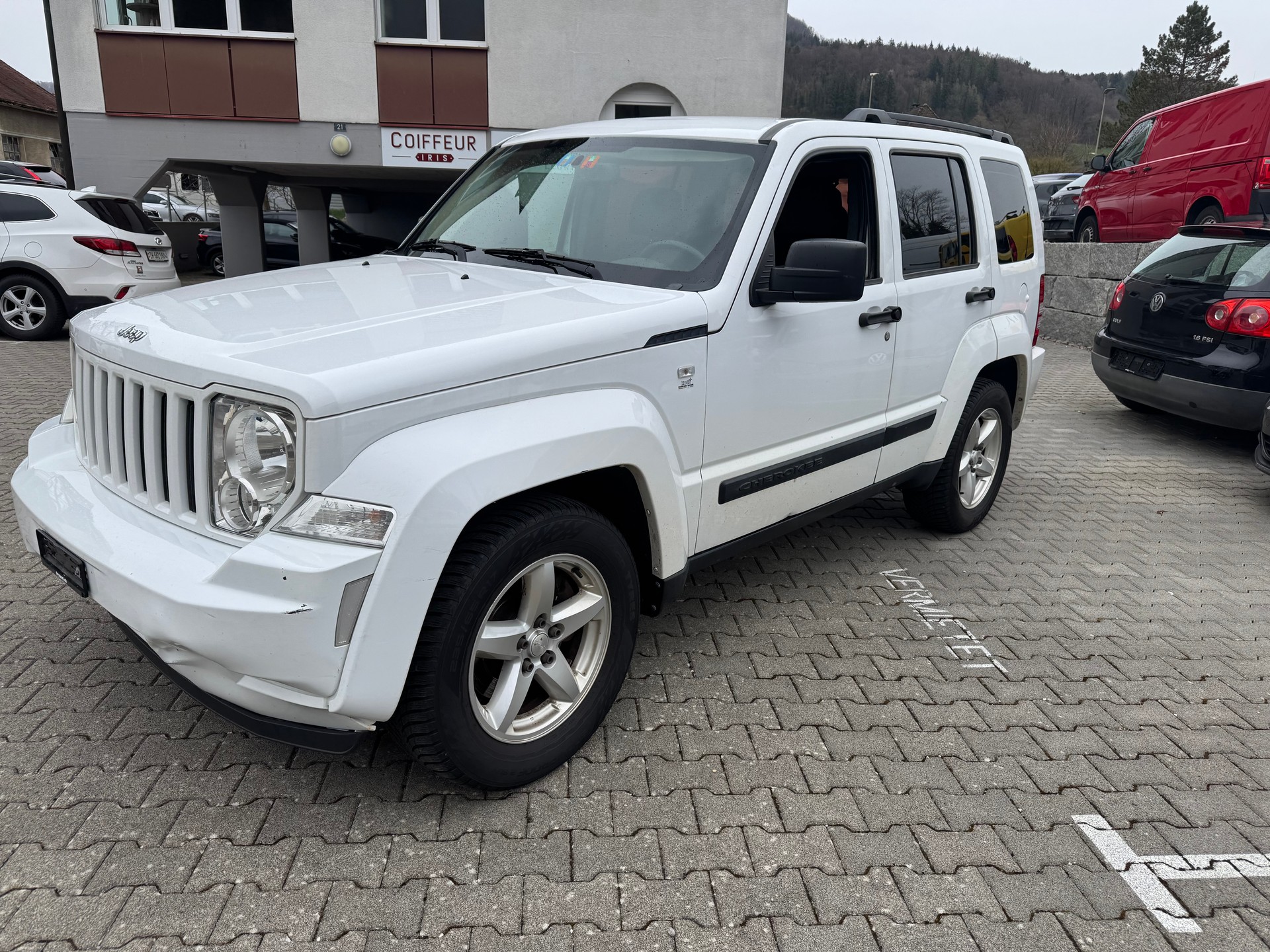 JEEP Cherokee 2.8 CRD Sport-image-1