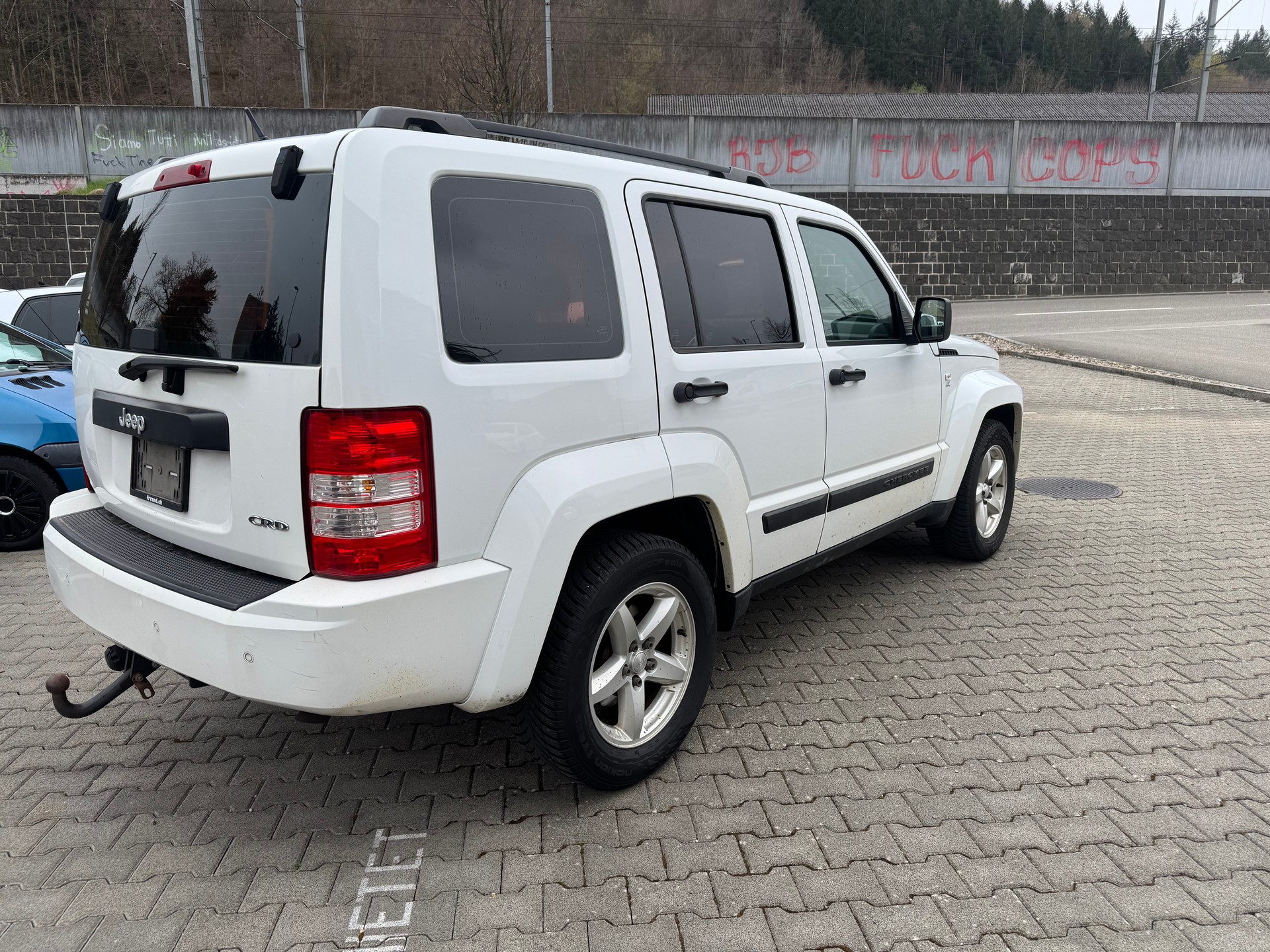 JEEP Cherokee 2.8 CRD Sport-image-2