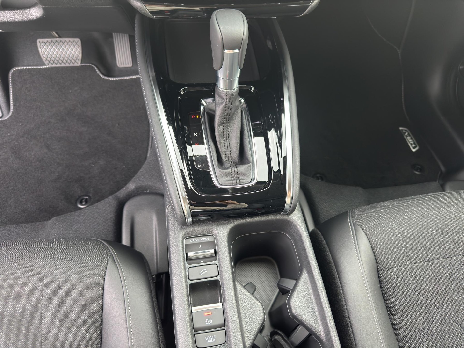 HONDA HR-V 1.5 i-MMD Advance-image-13