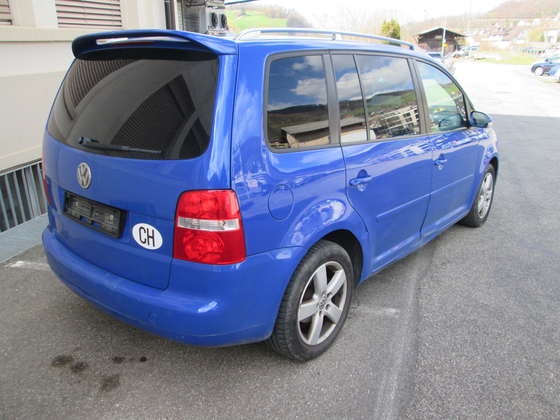 VW Touran 2.0 FSI Highline-image-3