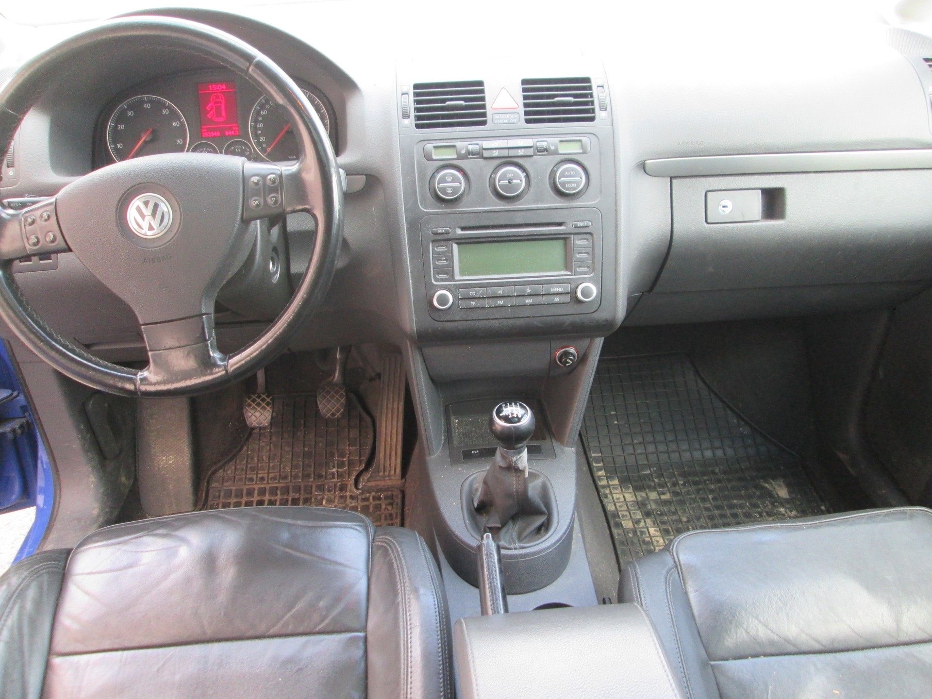 VW Touran 2.0 FSI Highline-image-6