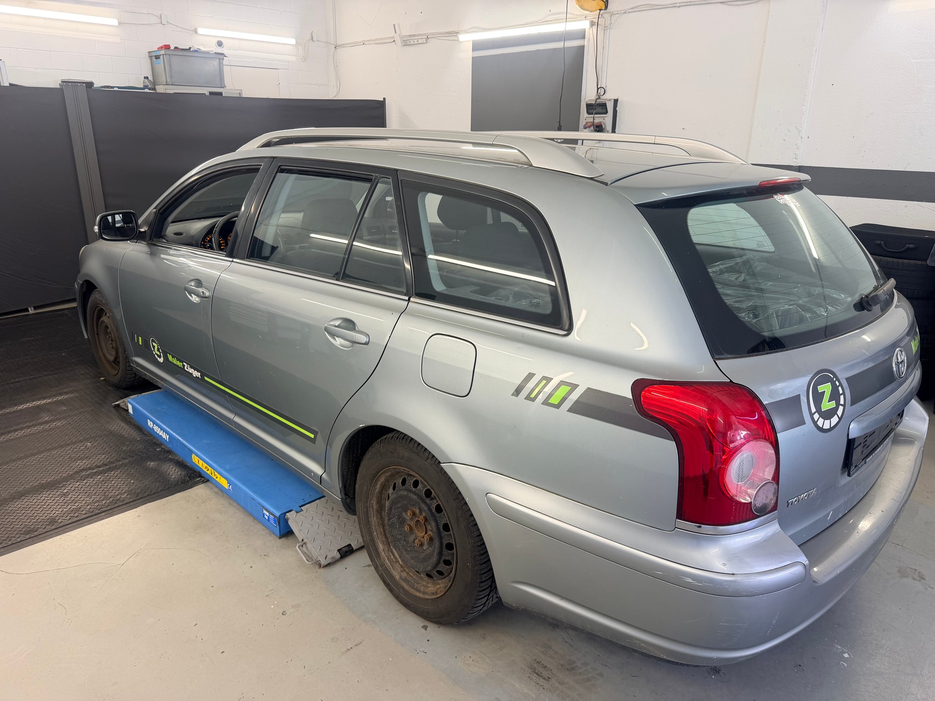 TOYOTA Avensis 1.8 VVT-i Linea Terra Sportswagon-image-5