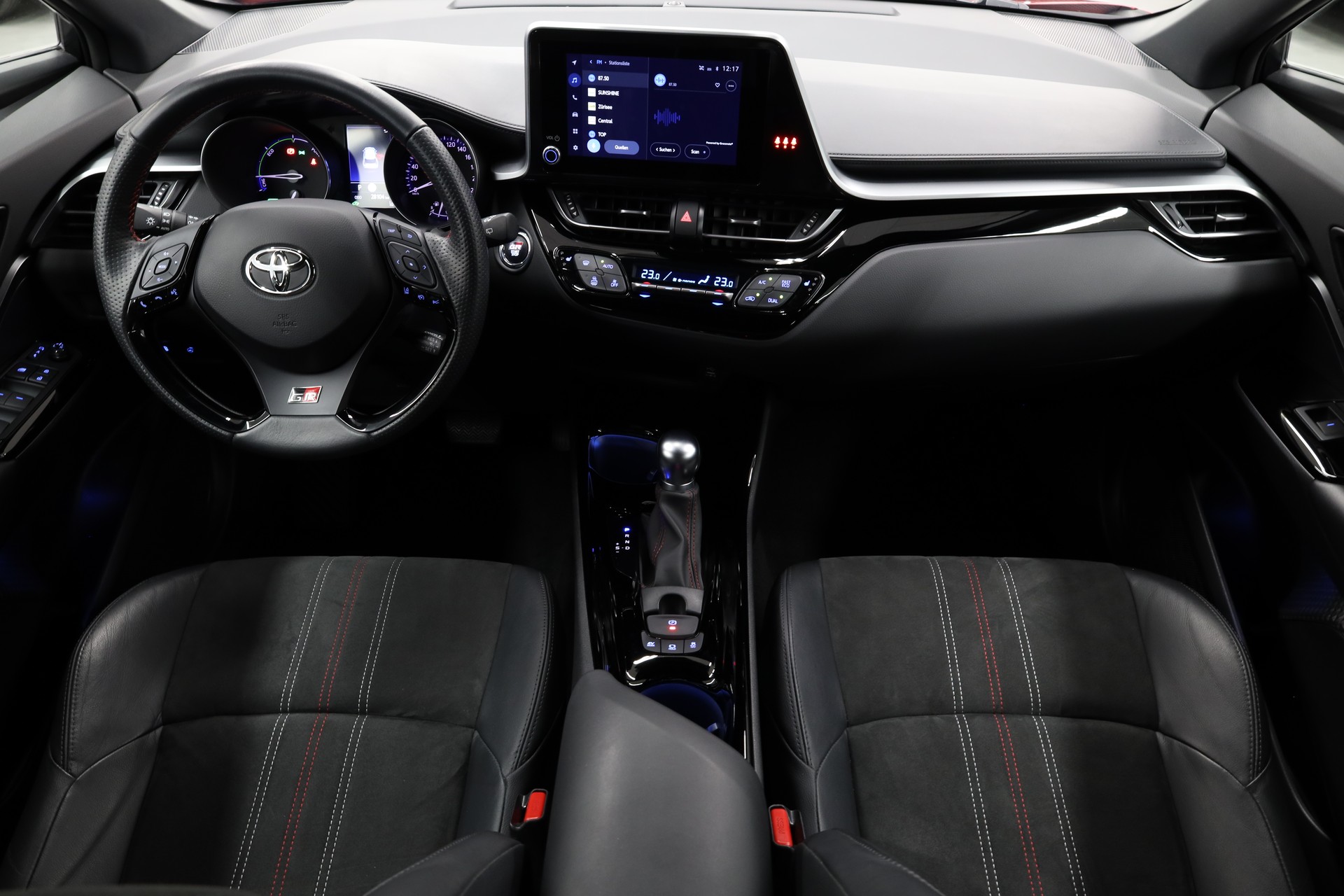 TOYOTA C-HR 2.0 VVTi HSD GR Sport-image-14