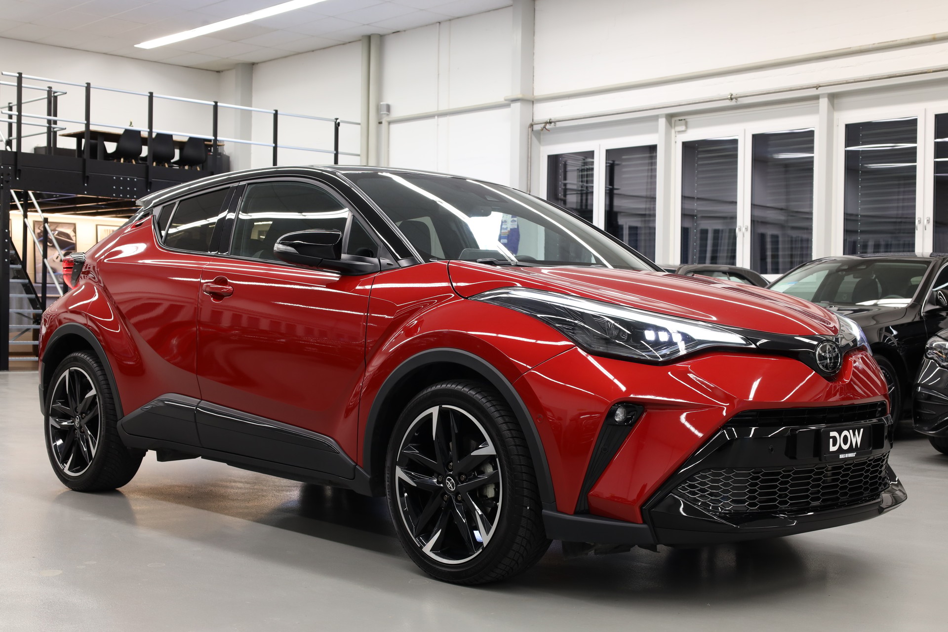 TOYOTA C-HR 2.0 VVTi HSD GR Sport-image-1