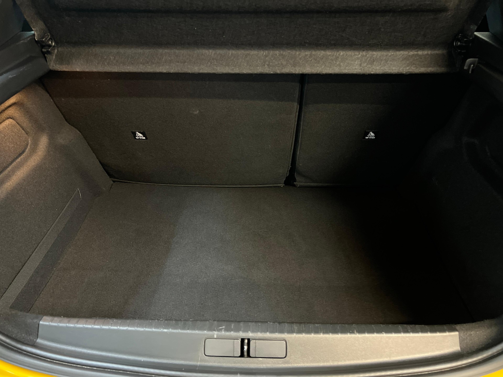 PEUGEOT 208 1.2 PureTech Active Pack-image-11
