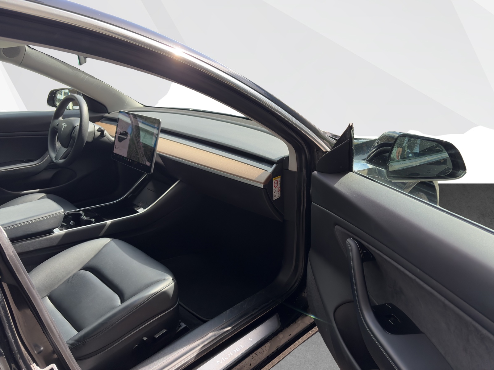 TESLA Model 3 Performance D-image-17