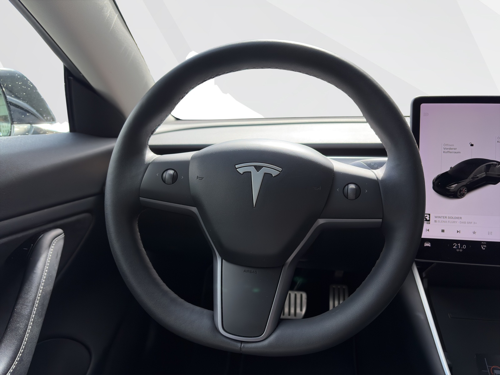 TESLA Model 3 Performance D-image-11