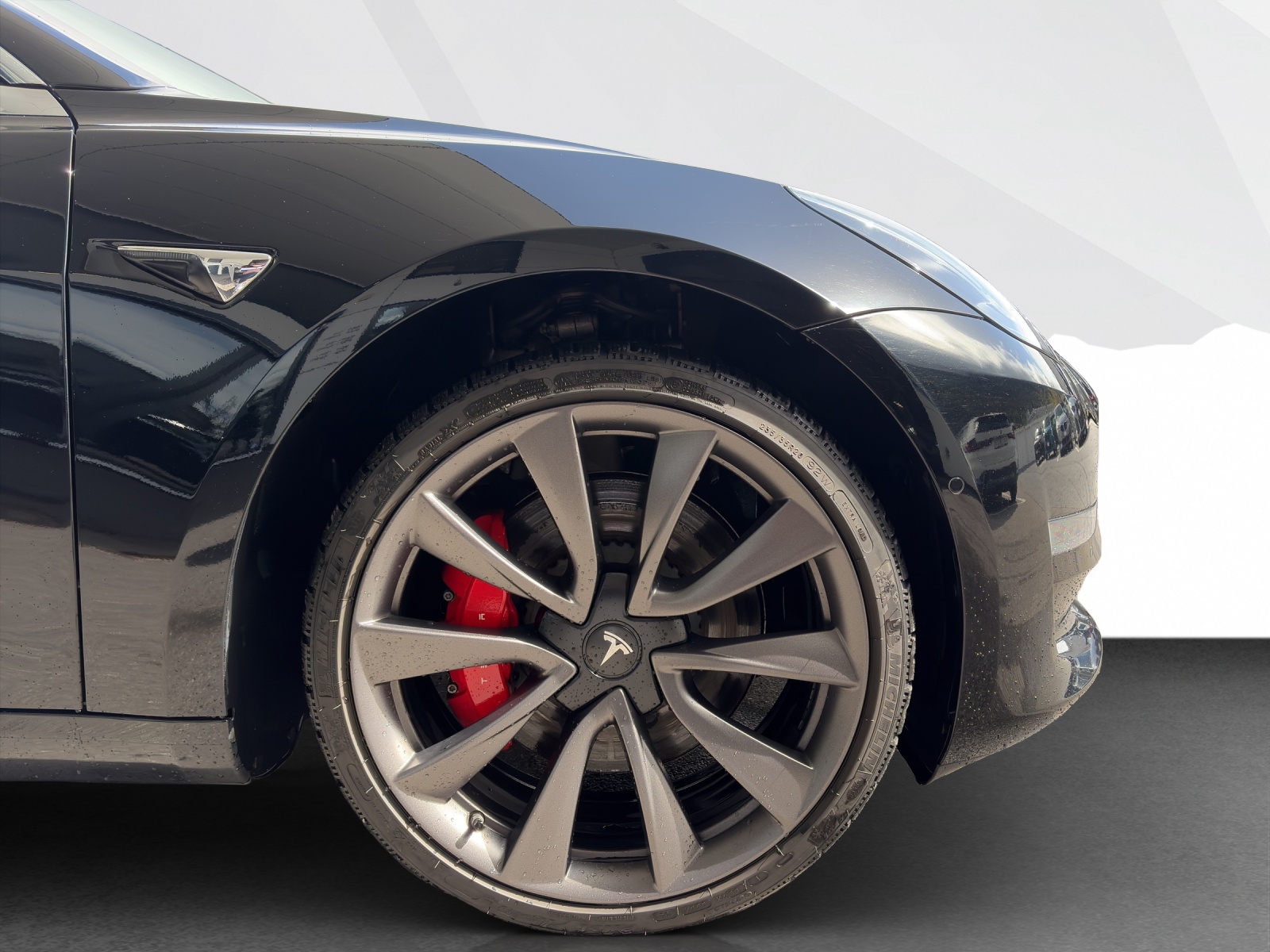 TESLA Model 3 Performance D-image-24
