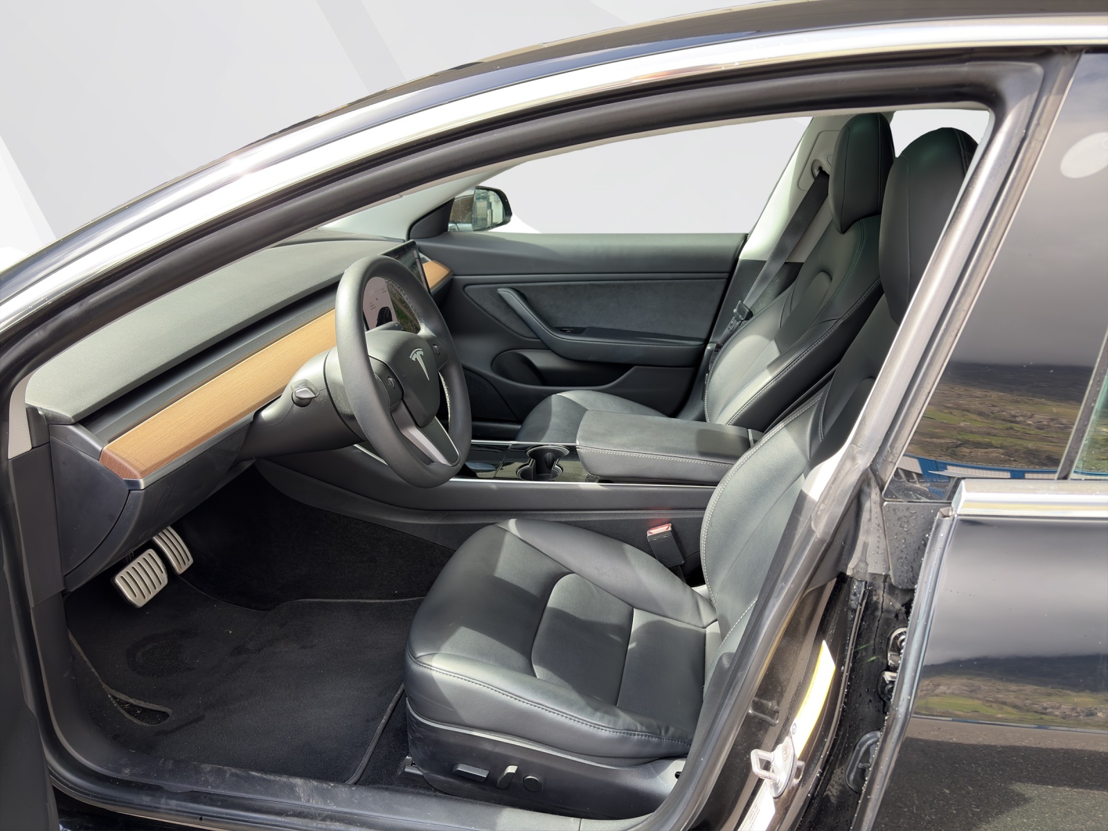 TESLA Model 3 Performance D-image-9