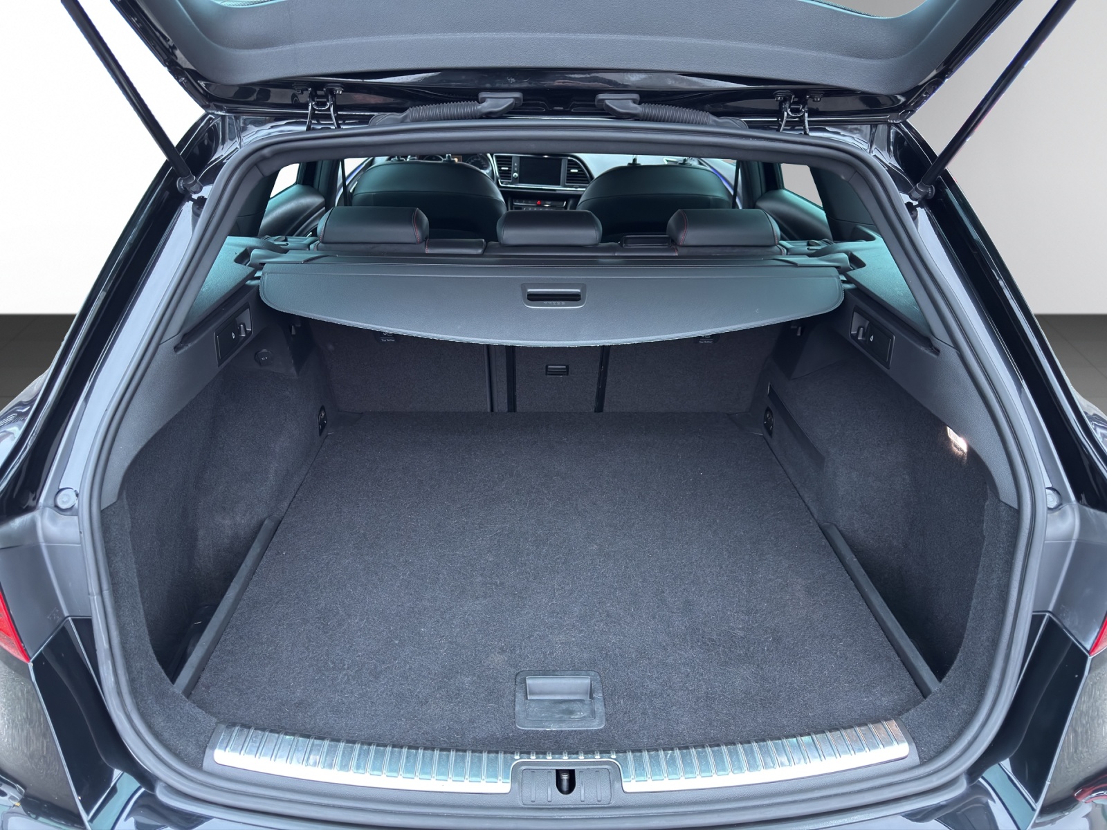 Image SEAT LEON Leon ST 2.0 TDI FR 4D