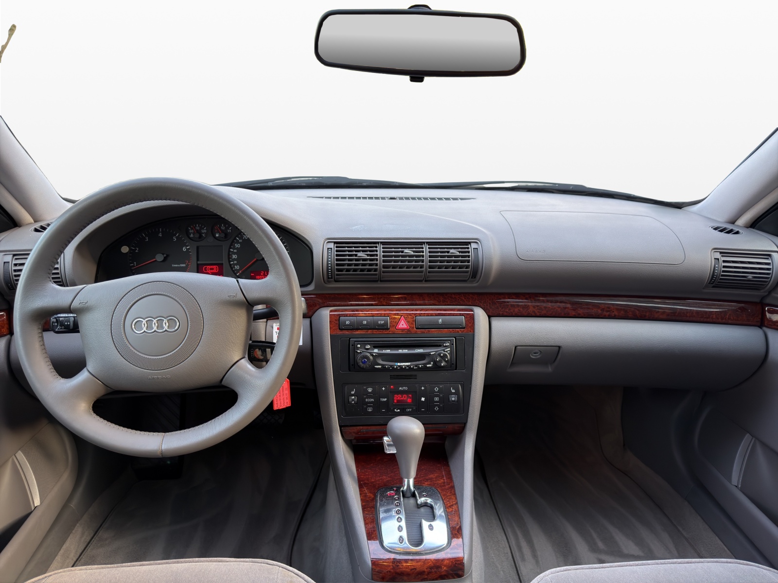 AUDI A4 2.4 Ambiente-image-11