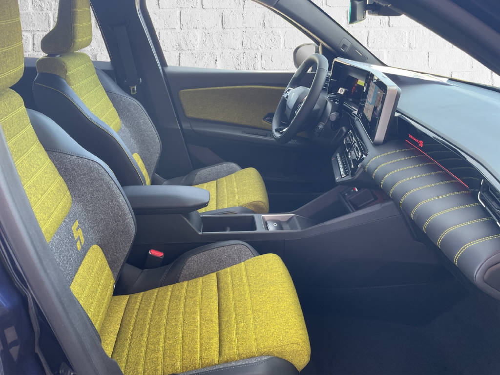 RENAULT R5 E-Tech Comfort Range iconic five-image-10