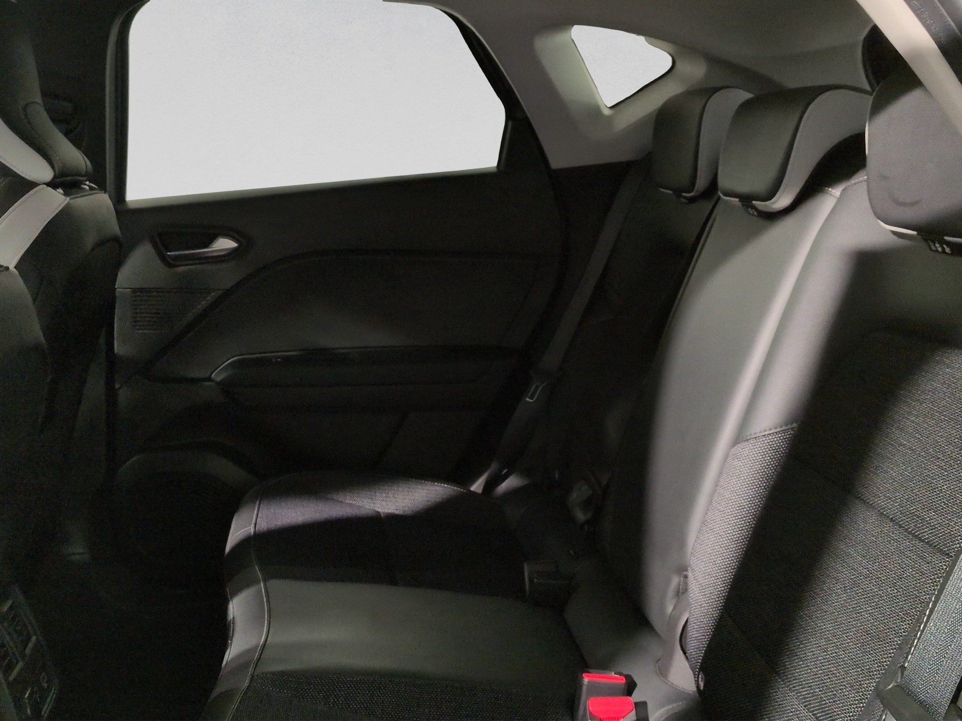 RENAULT Captur 1.6 E-Tech 145 Techno DHT-image-14