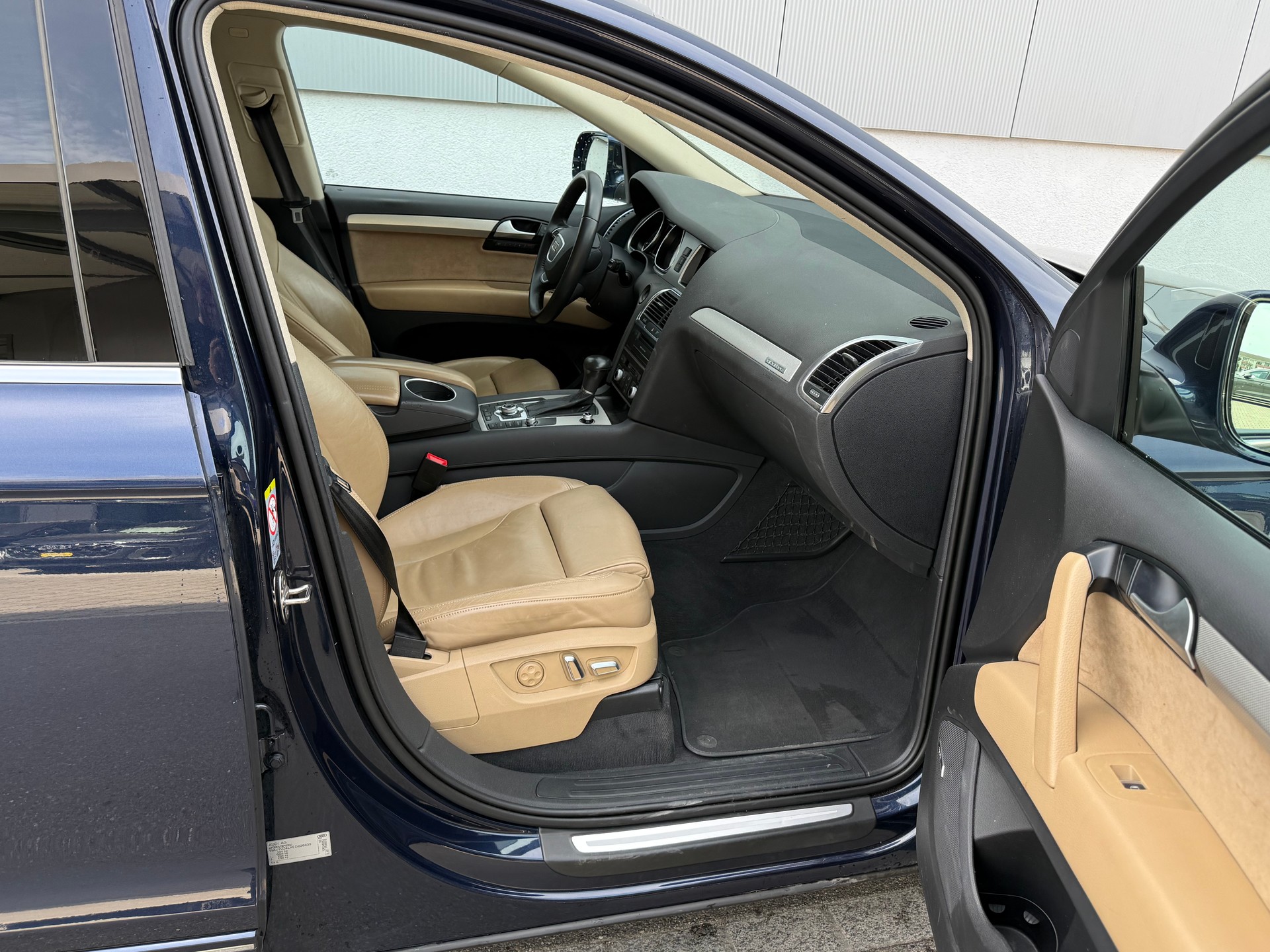 AUDI Q7 3.0 TDI addBlue quattro tiptronic-image-8
