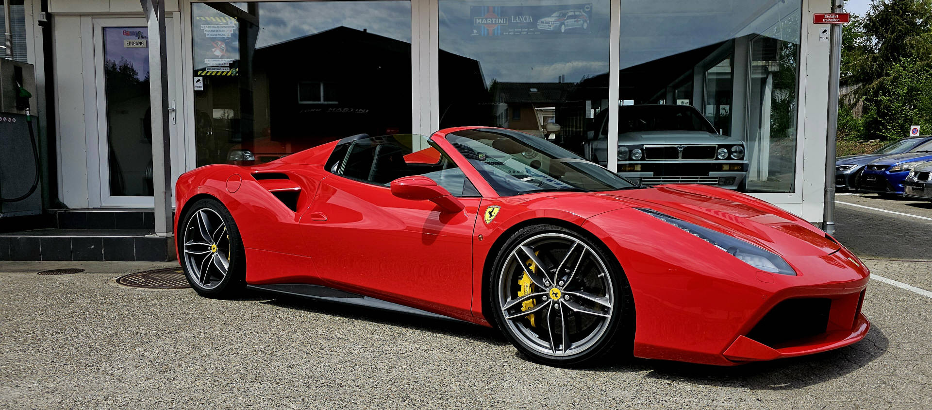 Car photo
