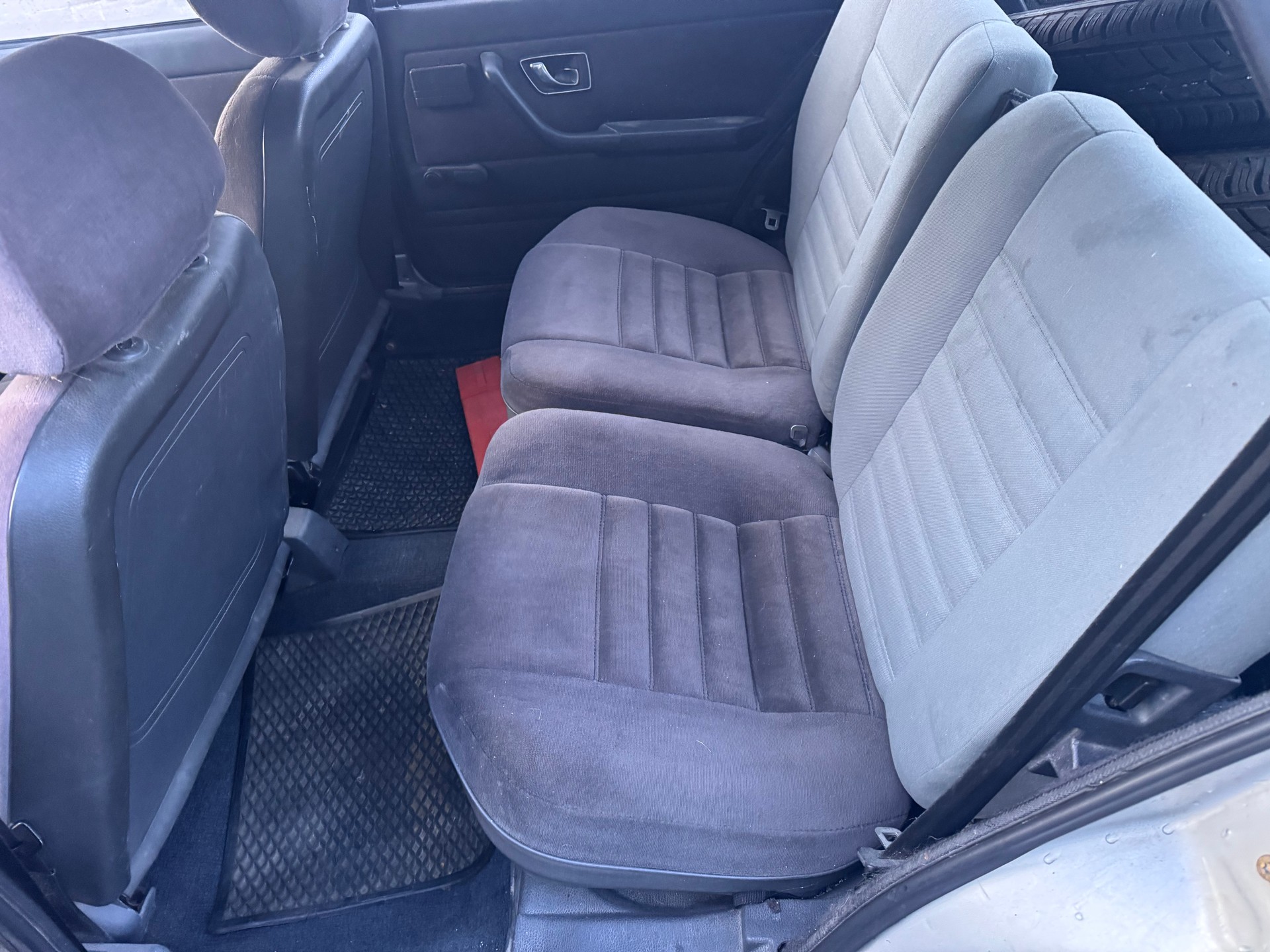 PEUGEOT 305 Break 1.9 Automatic-image-9