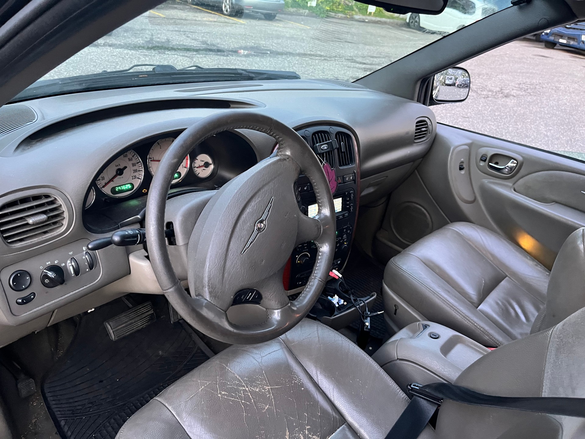 CHRYSLER Grand Voy. 2.8 CRD LTD Automatic-image-5