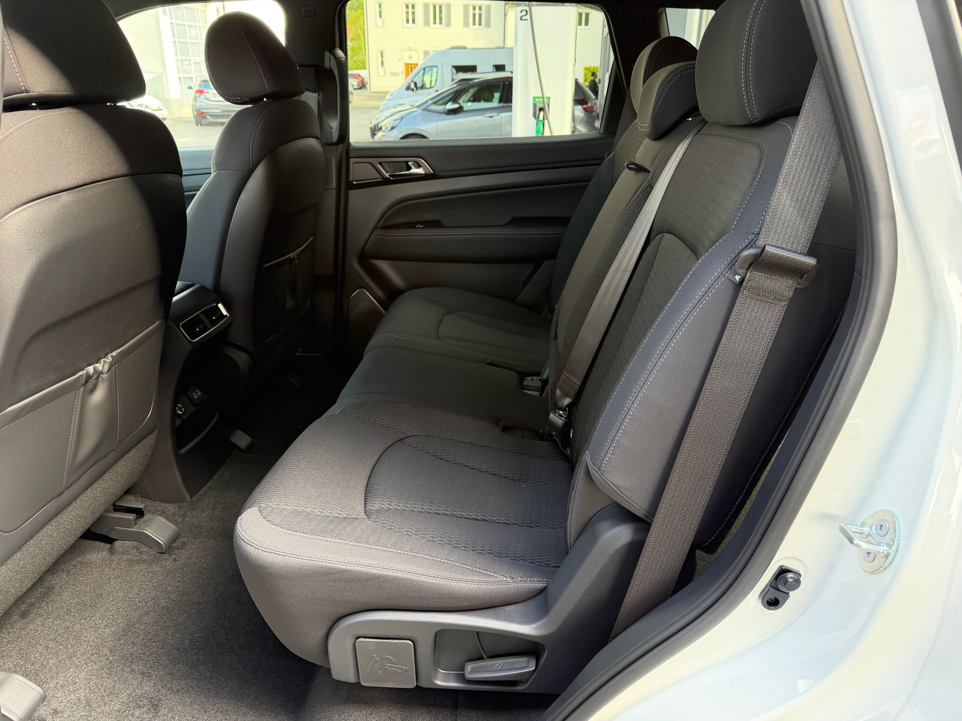 KGM-SsangYong Rexton 2.2 CRDi Platinum 4WD AT-image-10