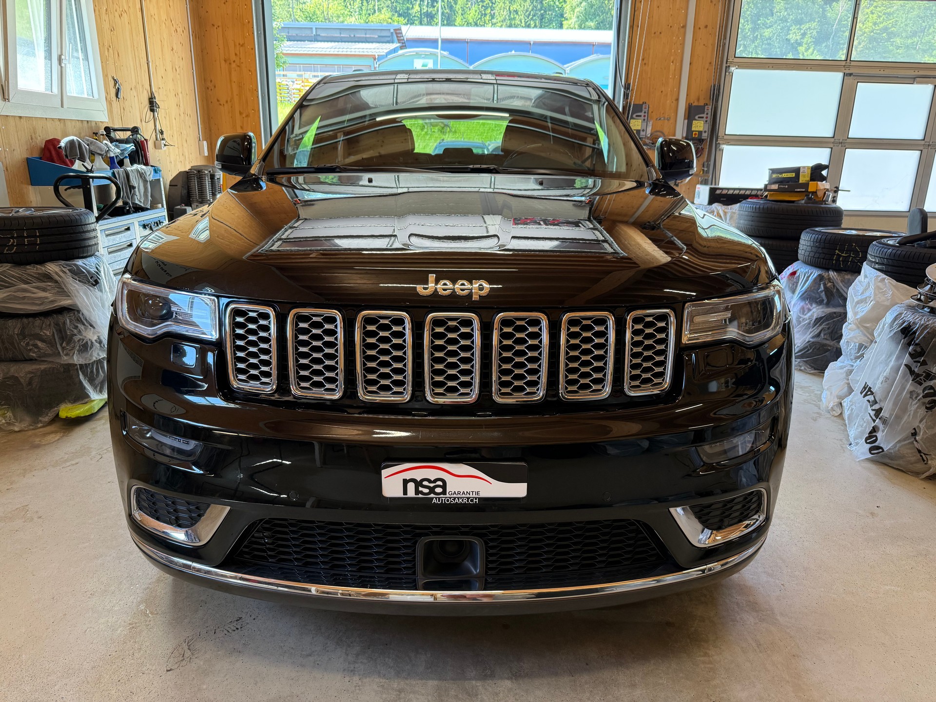JEEP Grand Cherokee 3.0 CRD Summit Automatic-image-1