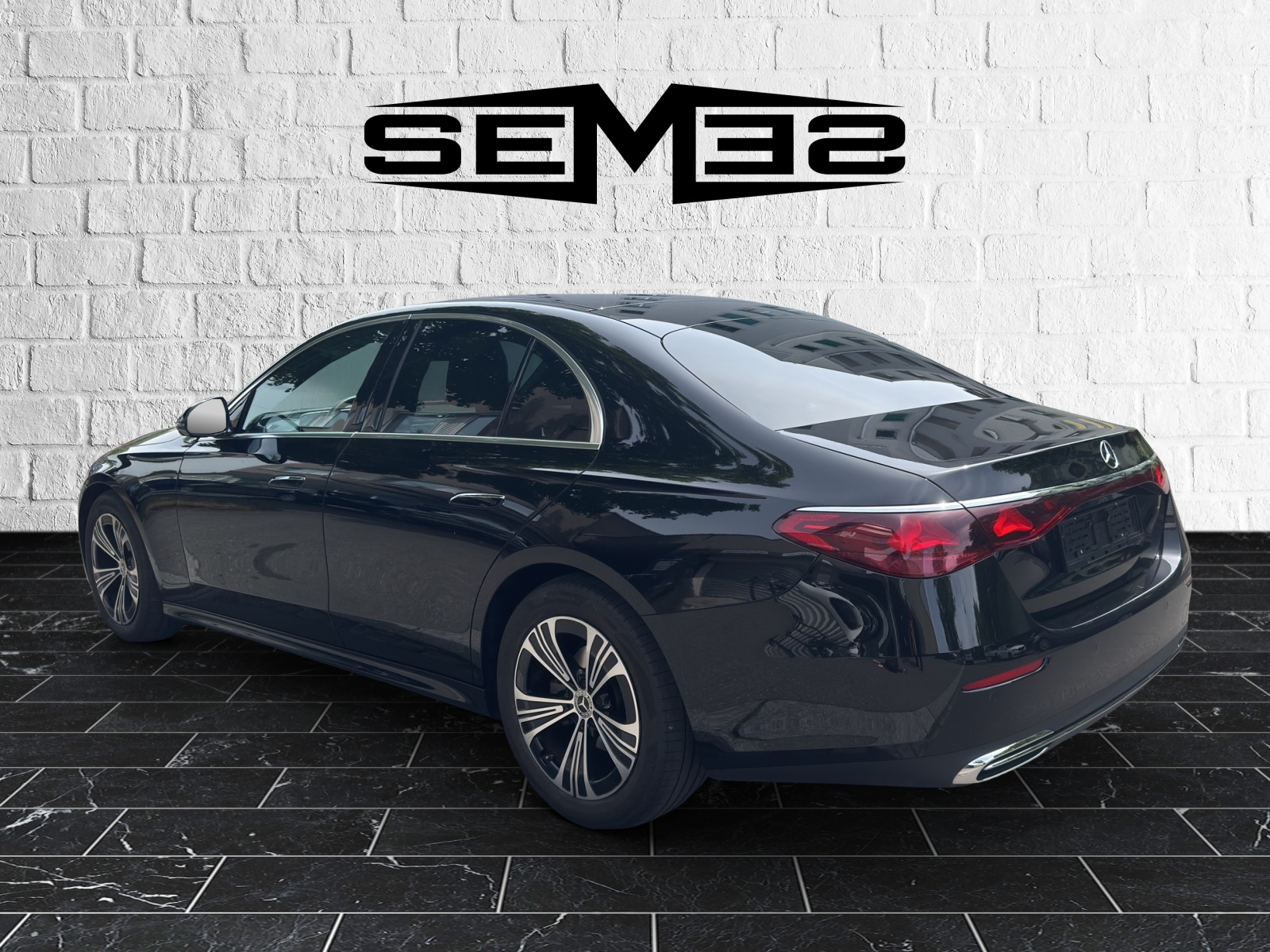 MERCEDES-BENZ E 220 d 4Matic 9G-Tronic-image-2