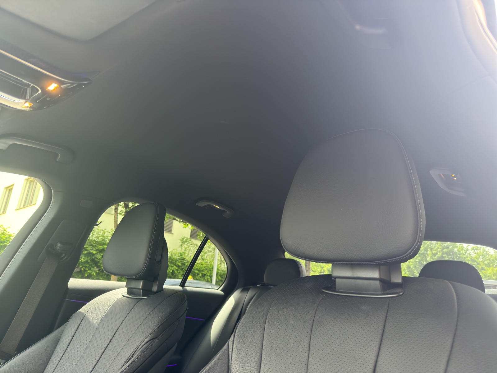 MERCEDES-BENZ E 220 d 4Matic 9G-Tronic-image-28