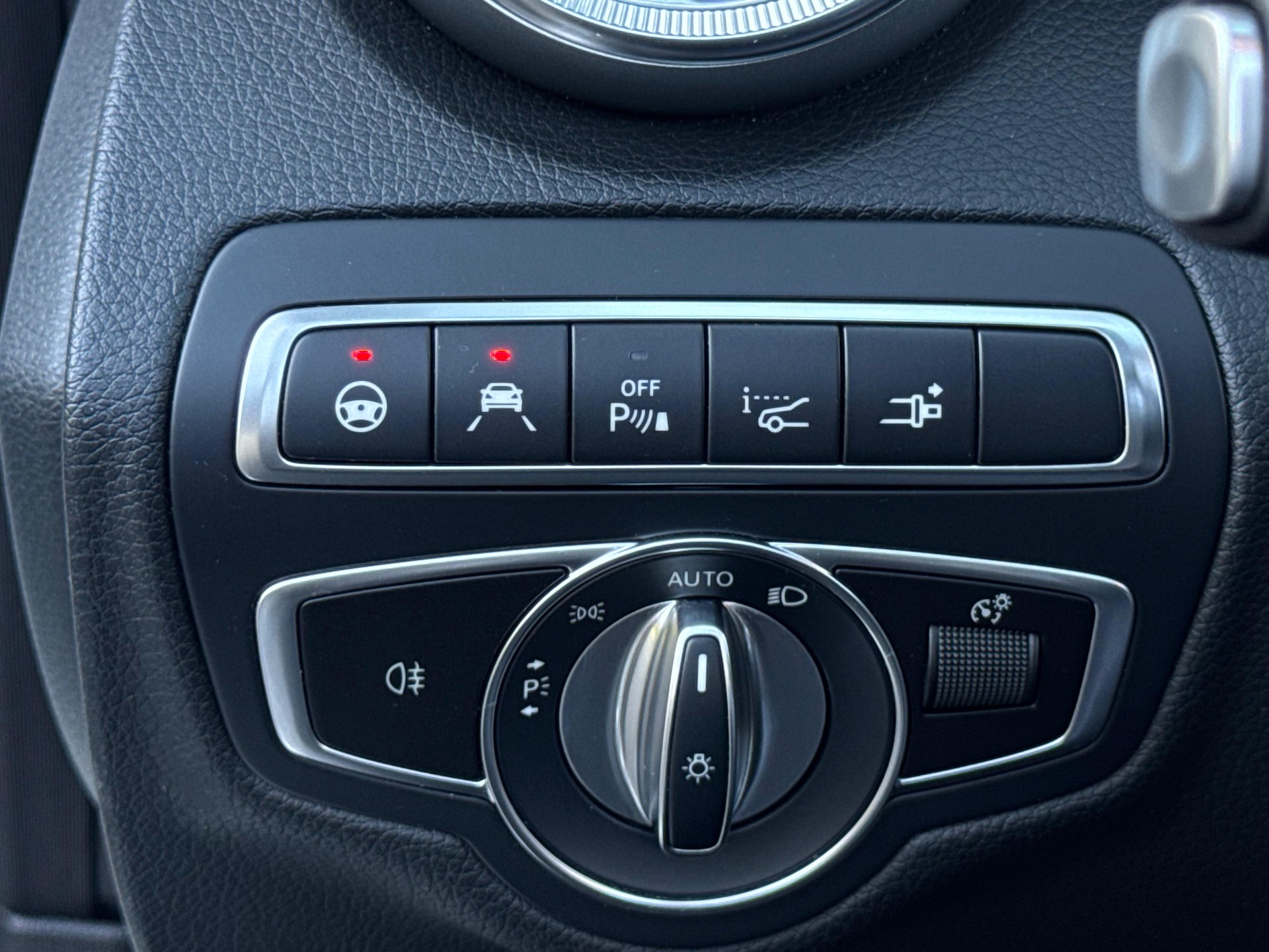 MERCEDES-BENZ C 63 S AMG 9G-tronic-image-27