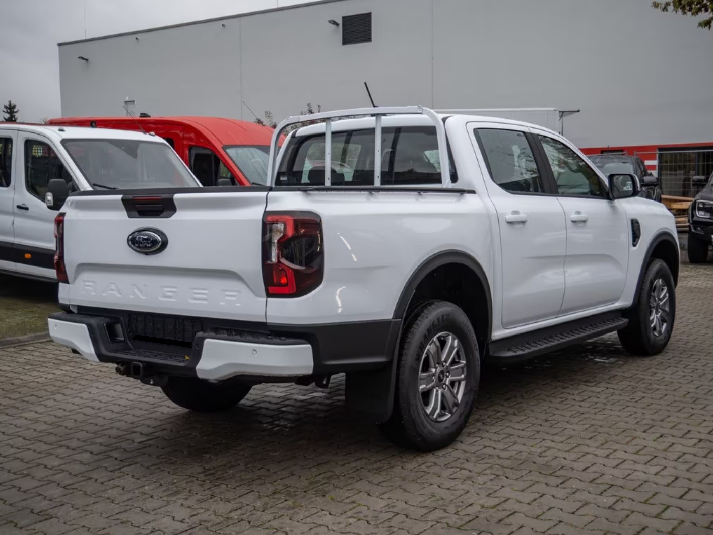 FORD Ranger DoKa XLT 2.0 Eco Blue 4x4 Automat-showroom-element-3