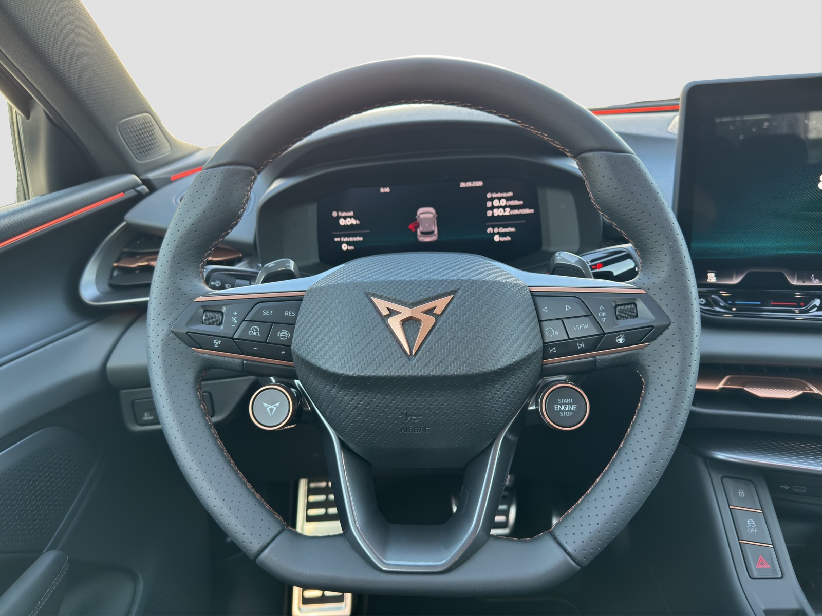 CUPRA Terramar PE1.5PHEV 272PS 1500ccm 272PS/200kW 4 Zylinder e-HYBRID Benzin / elektrisch-image-6