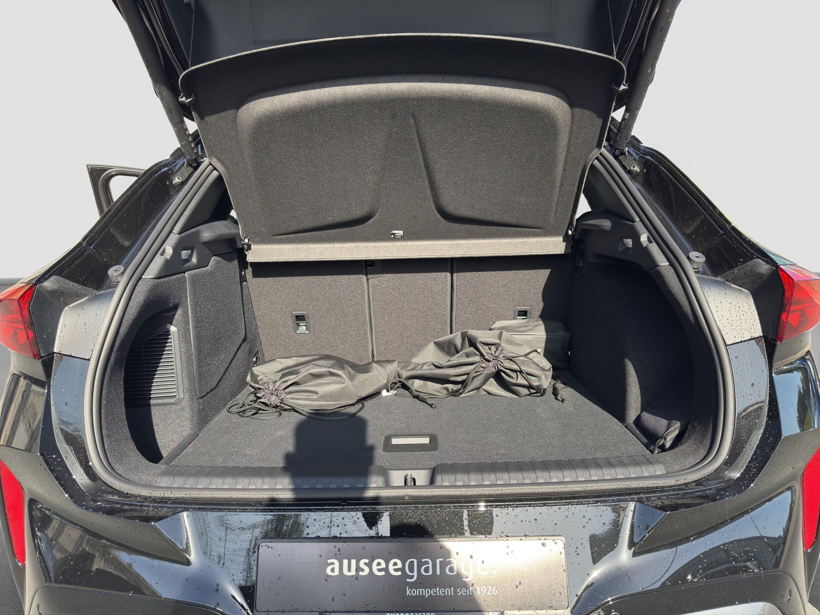 CUPRA Terramar PE1.5PHEV 272PS 1500ccm 272PS/200kW 4 Zylinder e-HYBRID Benzin / elektrisch-image-9
