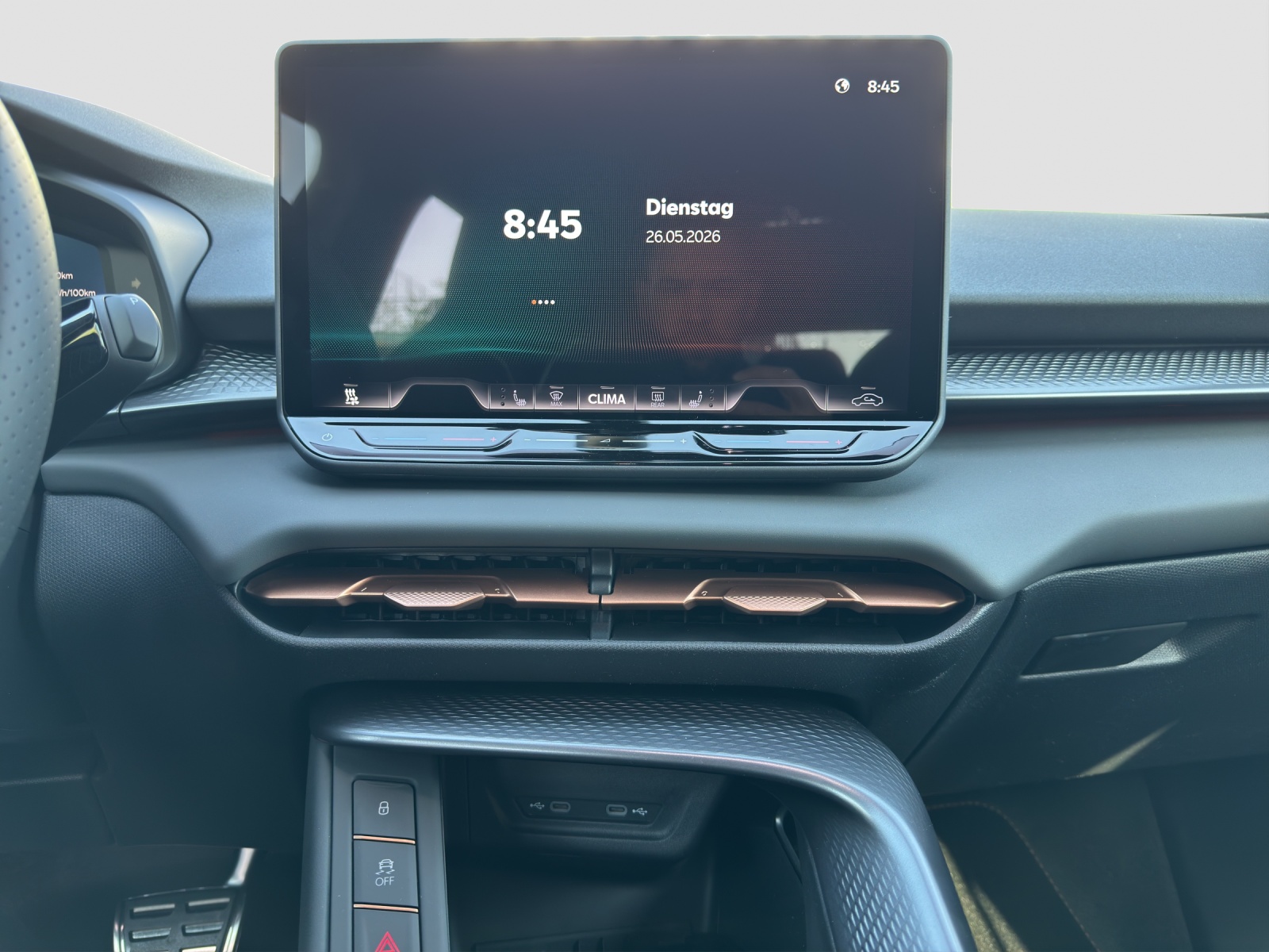CUPRA Terramar PE1.5PHEV 272PS 1500ccm 272PS/200kW 4 Zylinder e-HYBRID Benzin / elektrisch-image-5