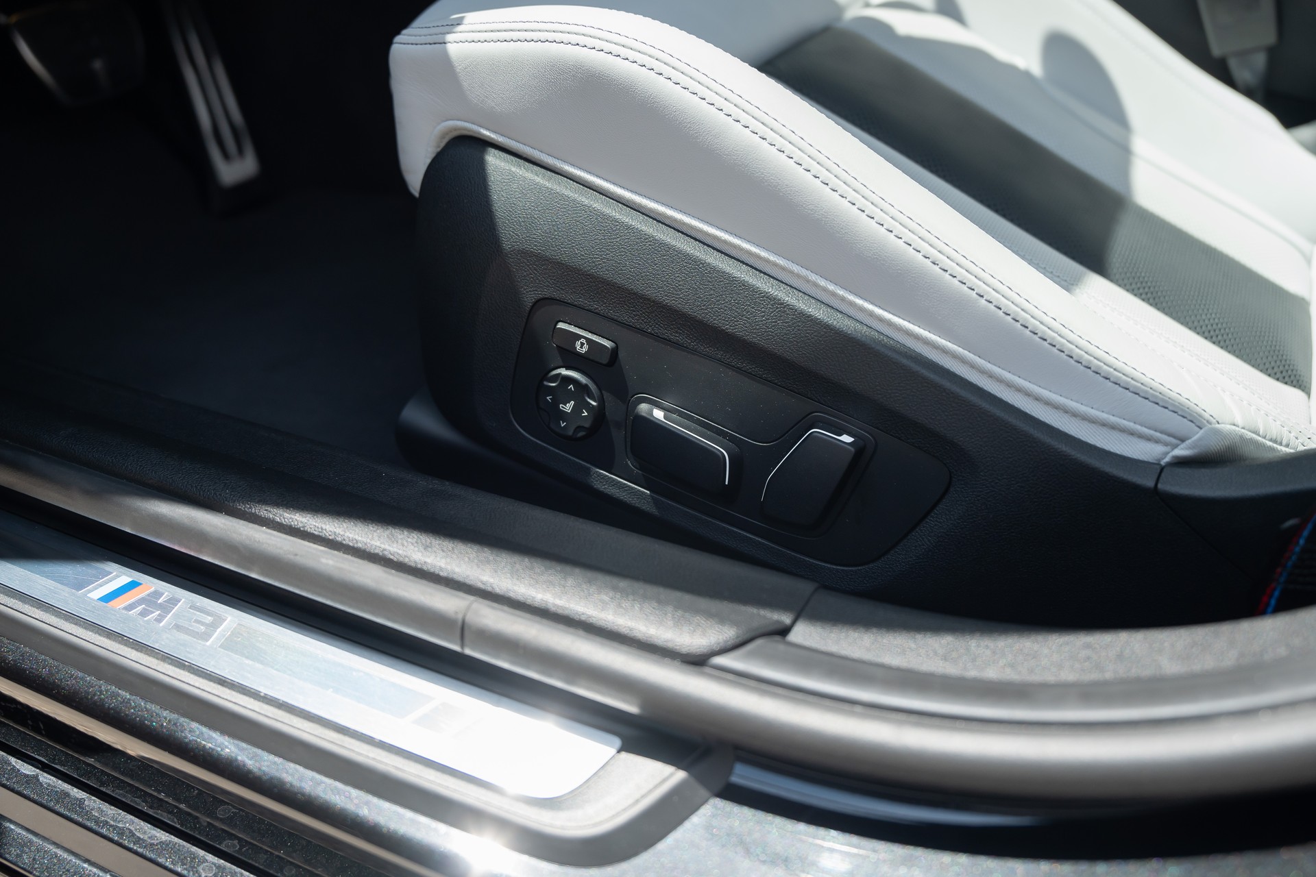 BMW M3 Competition M xDrive LCI-image-28