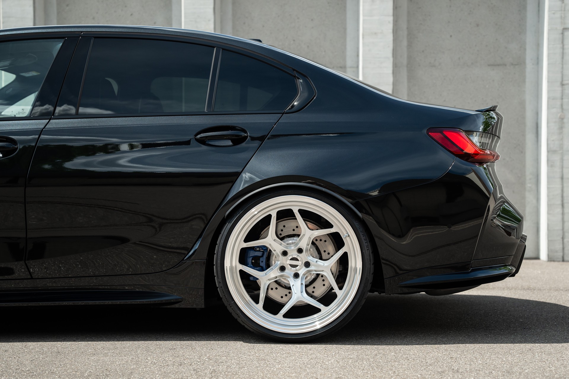BMW M3 Competition M xDrive LCI-image-3