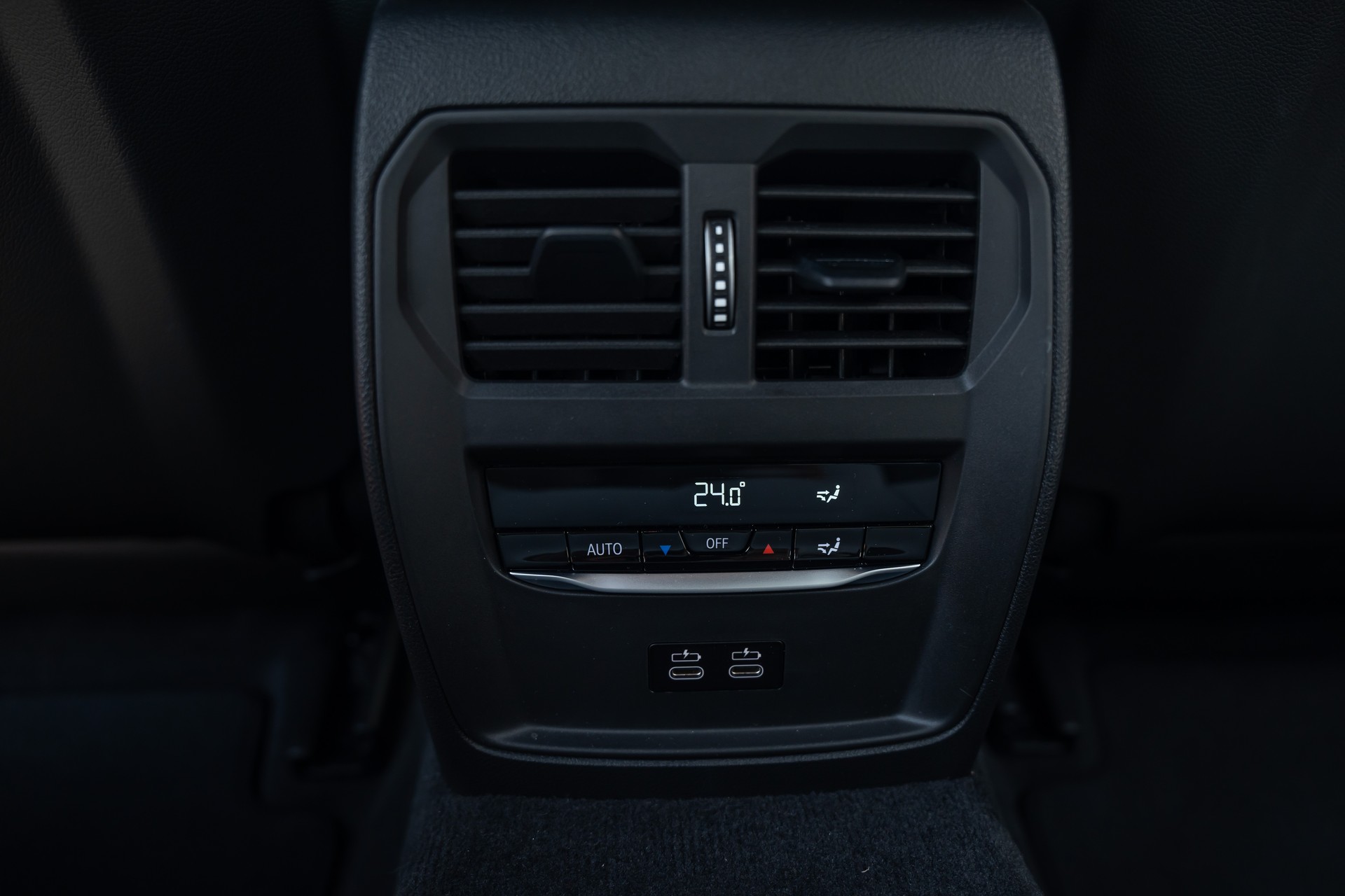 BMW M3 Competition M xDrive LCI-image-25