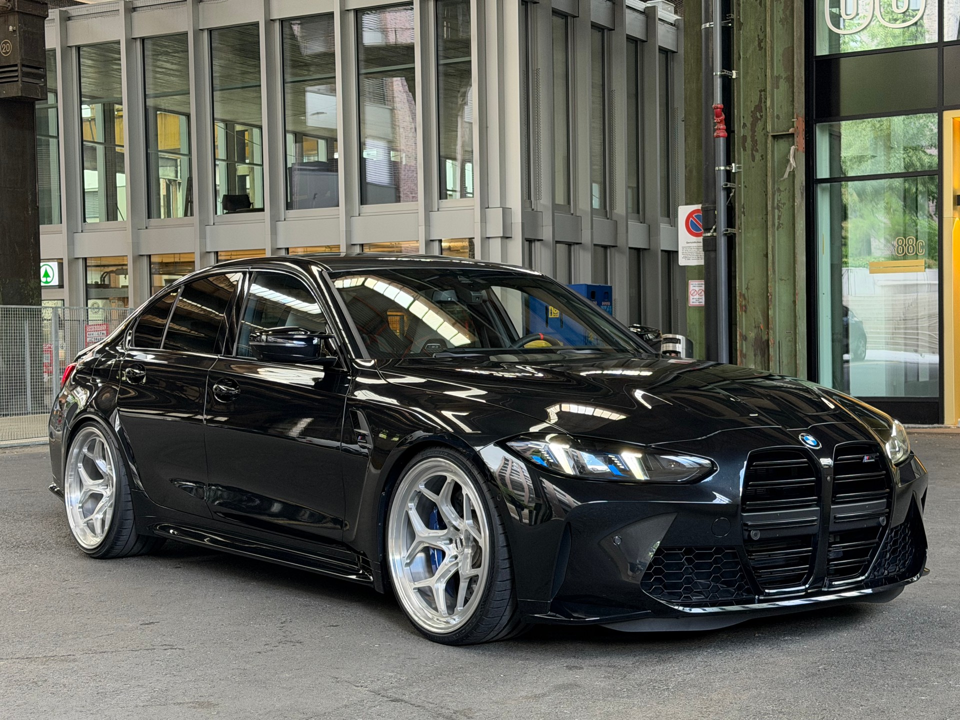 BMW M3 Competition M xDrive LCI-image-2