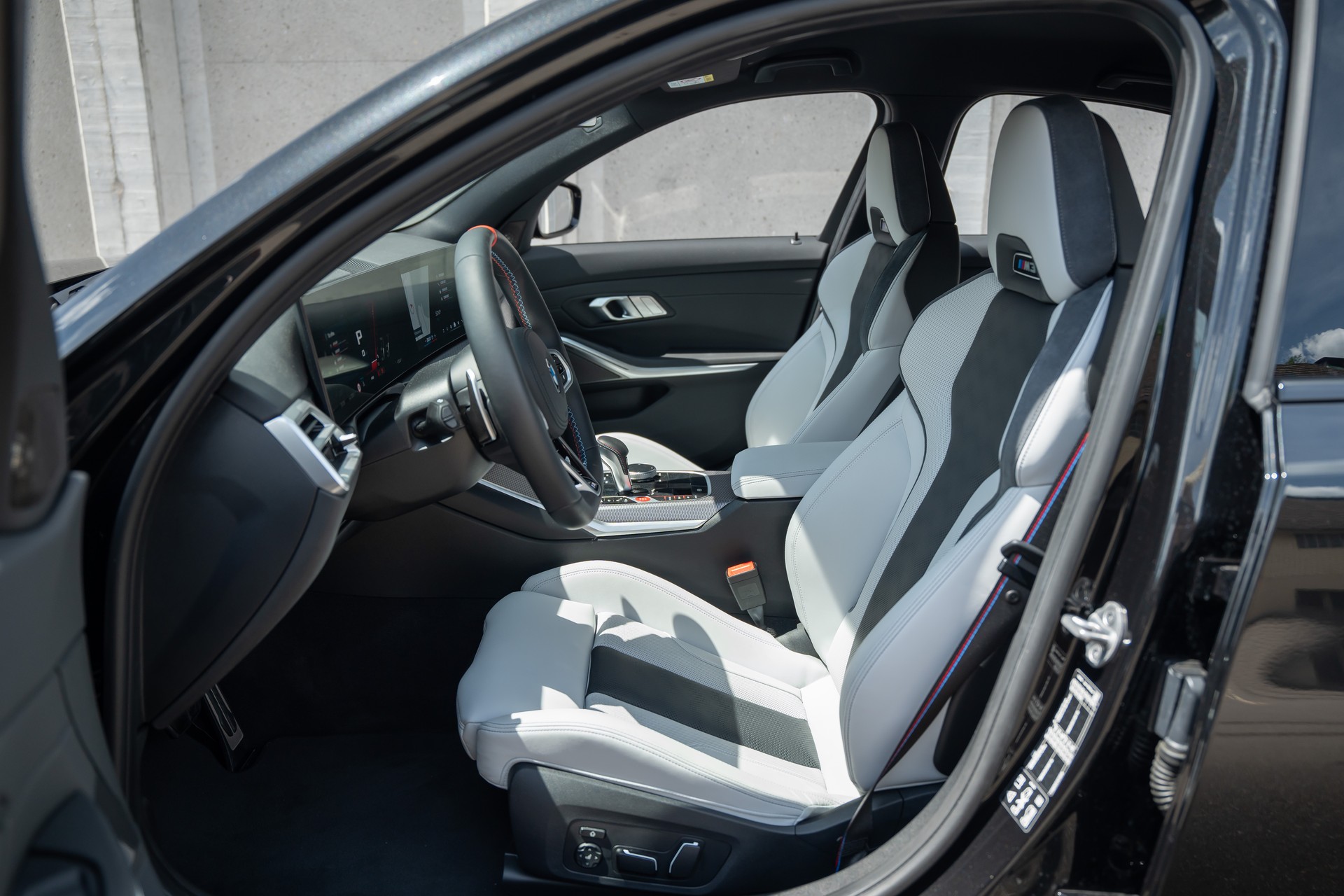 BMW M3 Competition M xDrive LCI-image-10