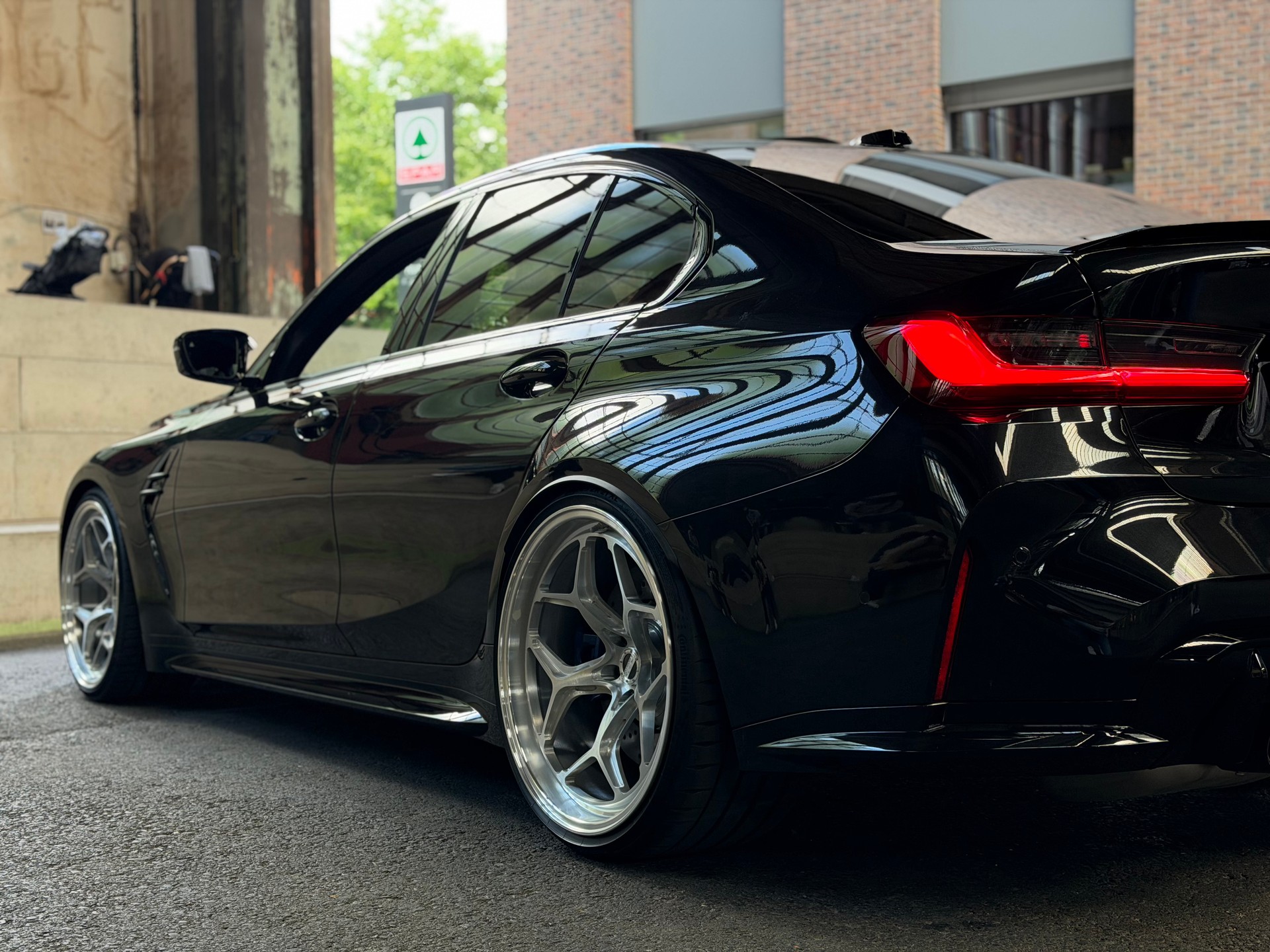 BMW M3 Competition M xDrive LCI-image-9