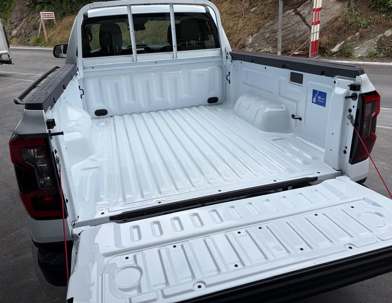 FORD Ranger XLT 3.0 Eco Blue e-4WD Automat-image-3